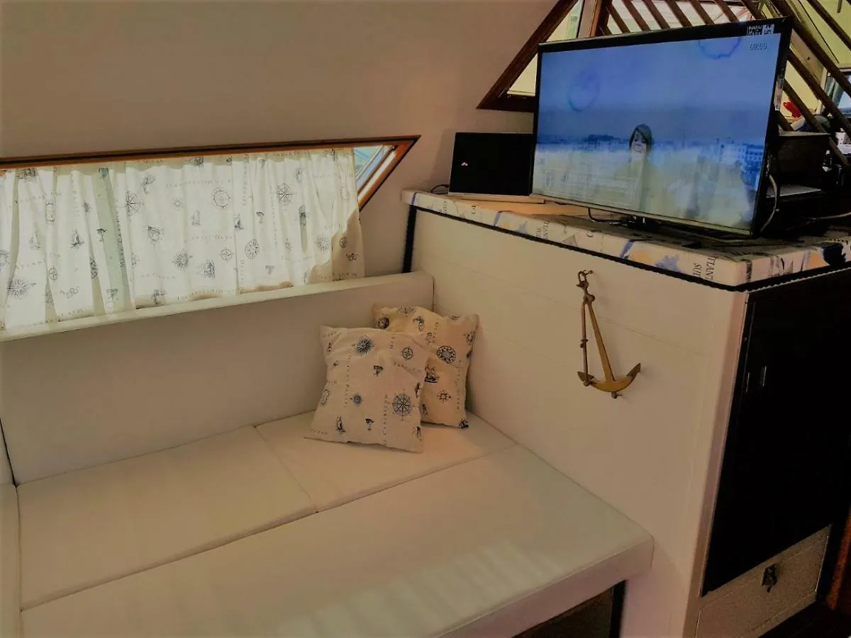 Tekne Minicrociereinbarca Otel Palermo İtalya